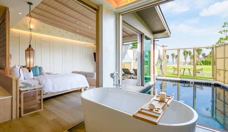 Seaview Double Pool Villa, Bathtub View